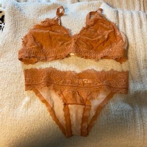 Uye Surana bralette set